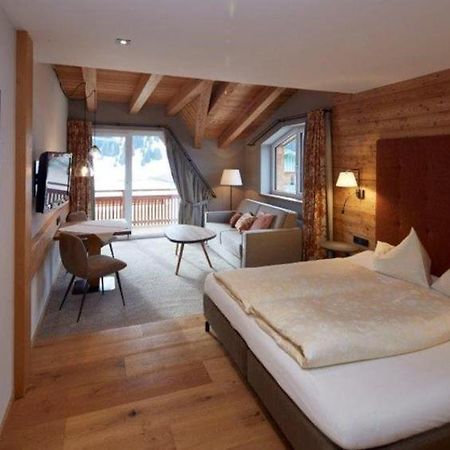 Hotel Alpenjuwel Rohnenspitze à Zöblen Extérieur photo