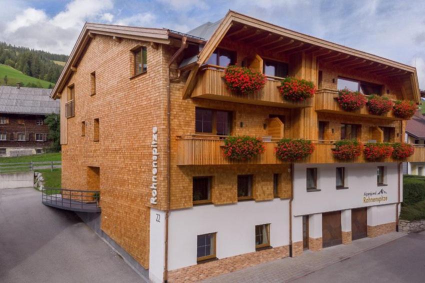 Hotel Alpenjuwel Rohnenspitze à Zöblen Extérieur photo
