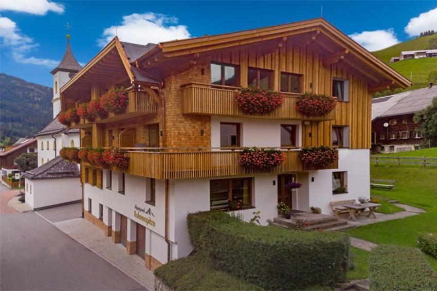 Hotel Alpenjuwel Rohnenspitze à Zöblen Extérieur photo